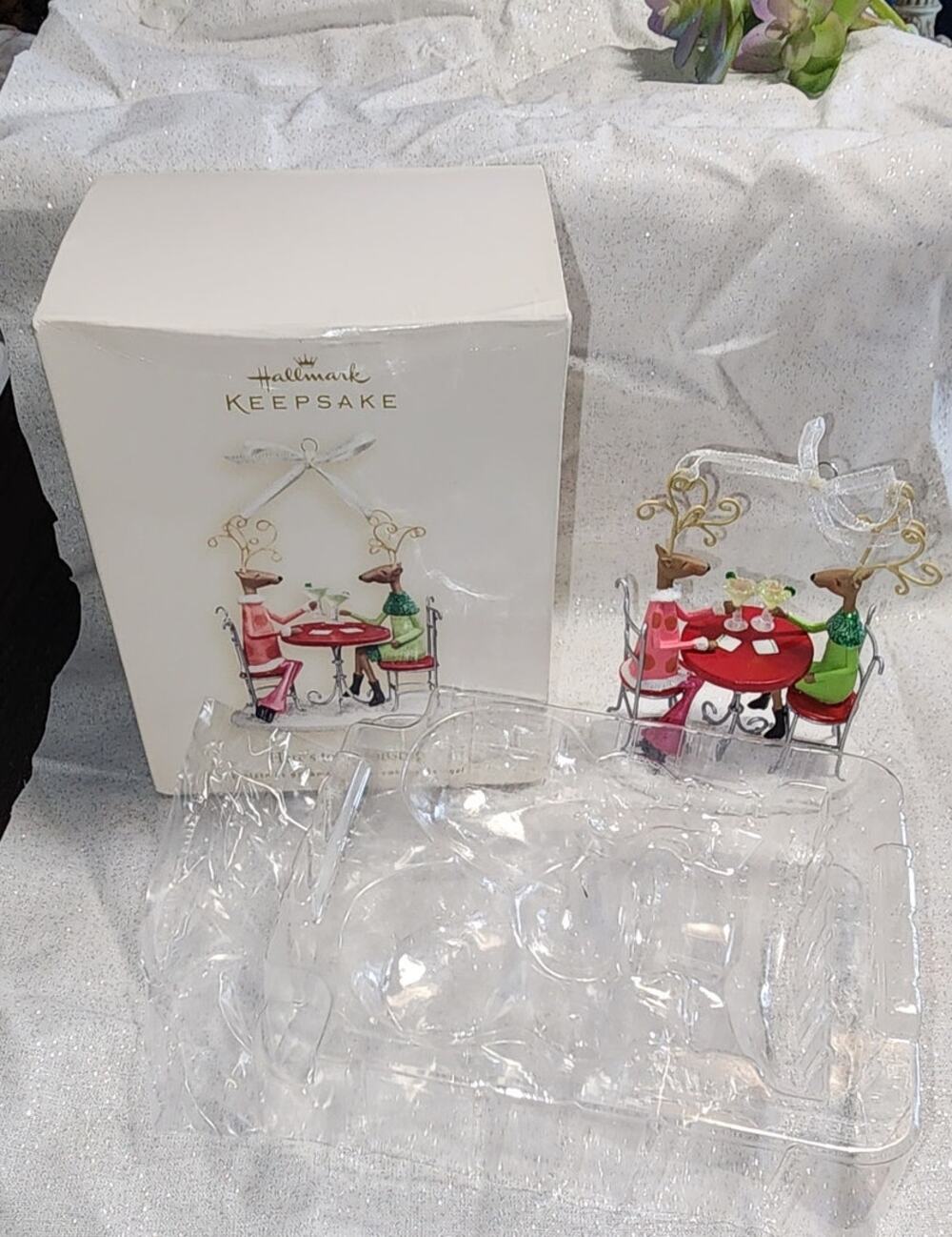 Hallmark Keepsake 2007 Here's to Friendship Christmas Ornament